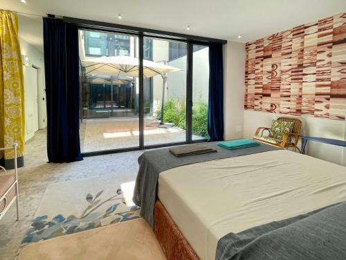 Glass & Charme - Central Suite photo 28