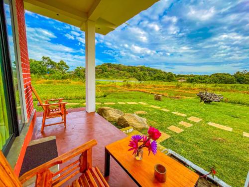 En have udenfor Back Of lake Resort And Restaurant