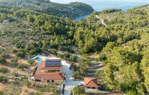 Amazing Home In Vela Luka