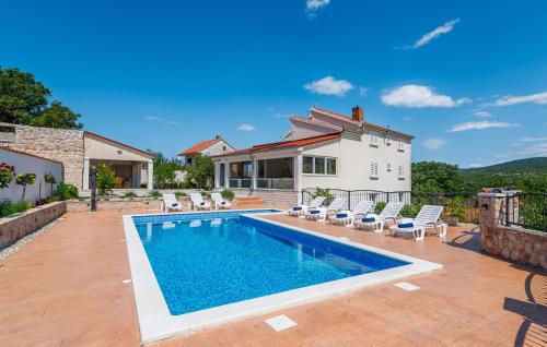 Kolam renang di atau dekat dengan Nice Home In Cvrljevo