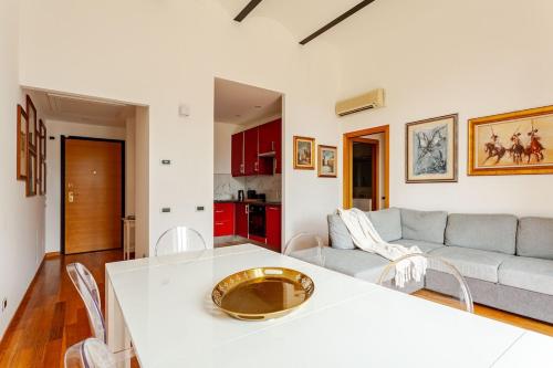 Navigli-Centro Apt con WIFI e AC a 800 mt da M2