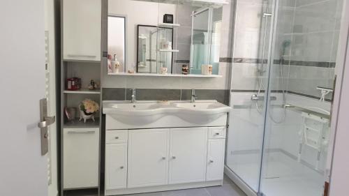 Koupelna v ubytování Villa Entrechaux