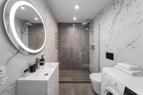 Ένα μπάνιο στο Teatralna apartment with terrace