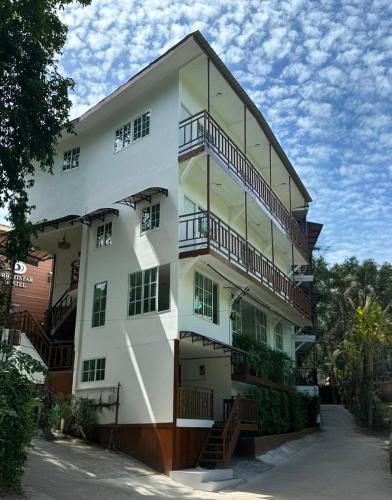 Το κτήριο όπου στεγάζεται  το hostel