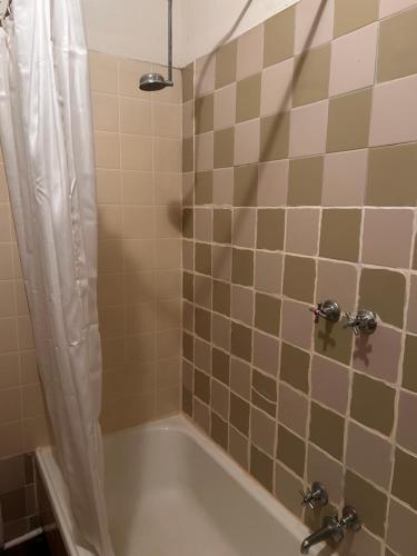 Ванная комната в Sandy Sky Blue Shack