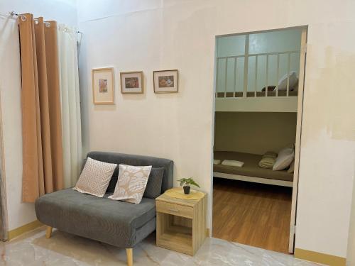 Χώρος καθιστικού στο DM Guesthouse - Impasugong Bukidnon