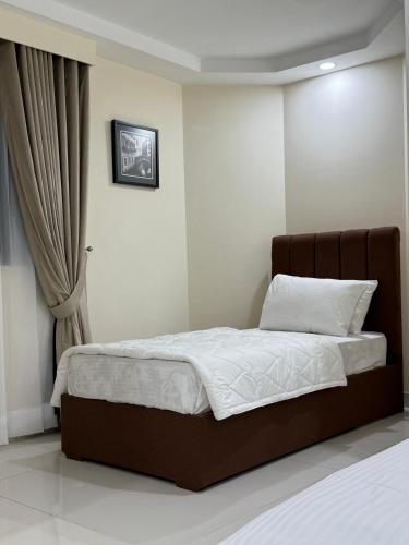 Gambar di galeri bagi DownTown Apartments Gulberg di Lahore