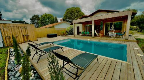 Swimmingpoolen hos eller tæt på Arcachon Bay Home with pool and jacuzzi beach Nearby