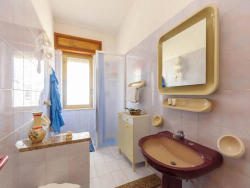 A bathroom at Villa Posidonie