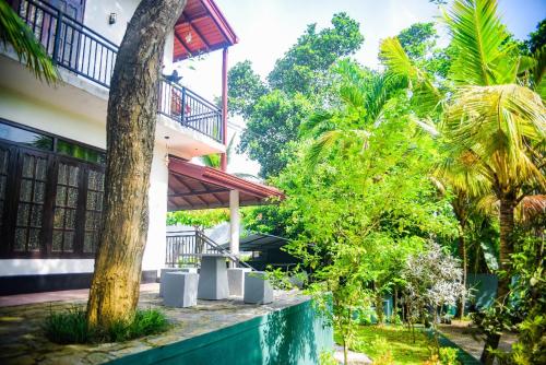 Taman di luar Fieldscape 9- 4BD Full Kitchen