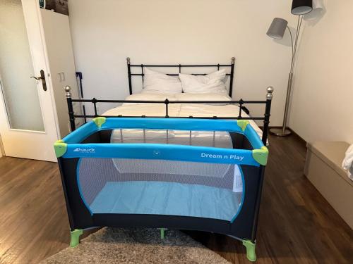 Ένα ή περισσότερα κρεβάτια σε δωμάτιο στο Wohlfühlen nahe Köln-Messe