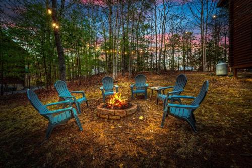 Family Retreat- Hot Tub- Pool Table- Fire Pit- BBQ Grill- Kids Zone- Arcade Games photo 5