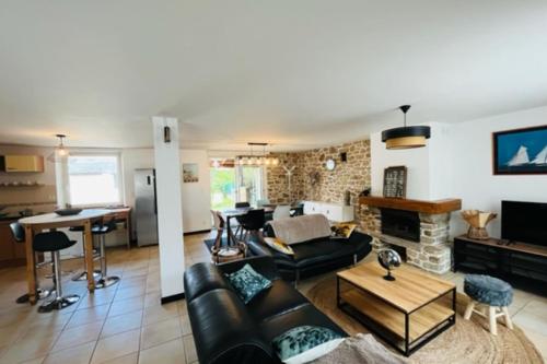 Photo de la galerie de l'établissement Belle maison 6 pers TERRASSEJARDIN à Vannes, à Vannes