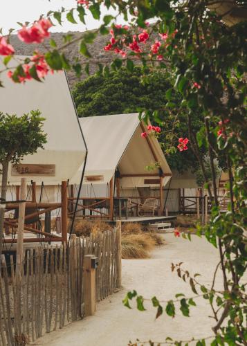 wecamp Cabo de Gataにあるレストランまたは飲食店