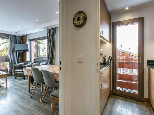 Appartement élégant et rénové, idéalement situé sur le front de neige à Val d'Isère, proche du village