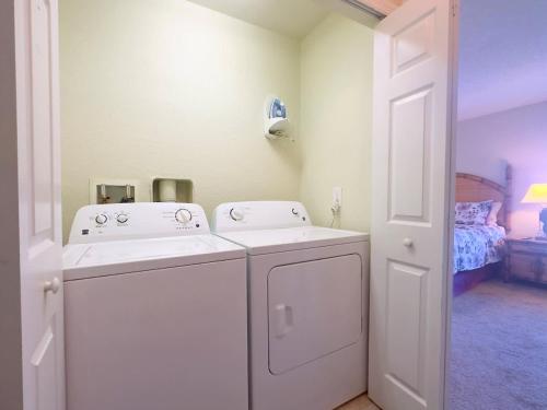 Near Disney Incredible 4 Bd Home - Amazing resort photo 36