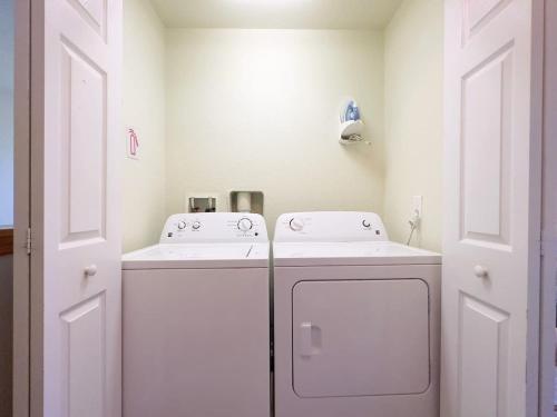 Near Disney Incredible 4 Bd Home - Amazing resort photo 37