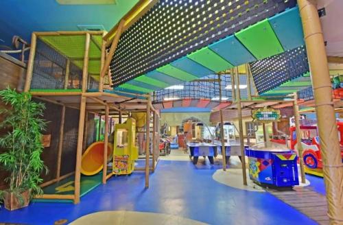 Near Disney Incredible 4 Bd Home - Amazing resort photo 41