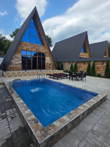 Kolam renang di atau dekat dengan SOLAR Hotel and Restaurant