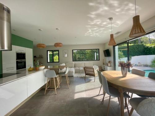 Maison individuelle contemporaine avec piscine