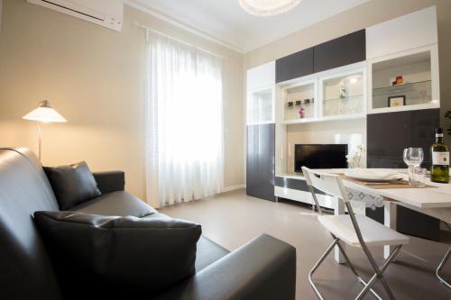 Santa Maria Novella Modern Apartment