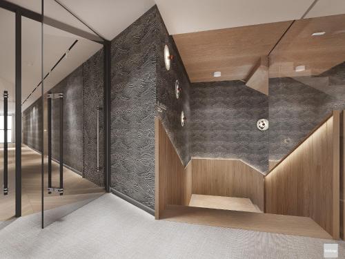 OsiekHotel Molo Resort的带有楼梯和木材的建筑物的走廊