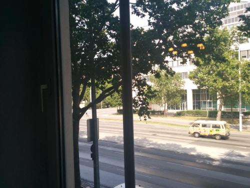 Grand, Central 2BR Apartment