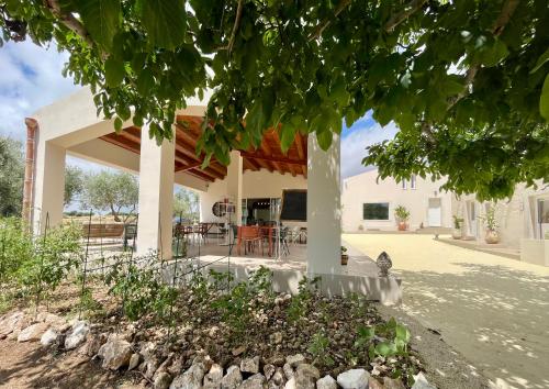 Το κτήριο όπου στεγάζεται  το bed & breakfast