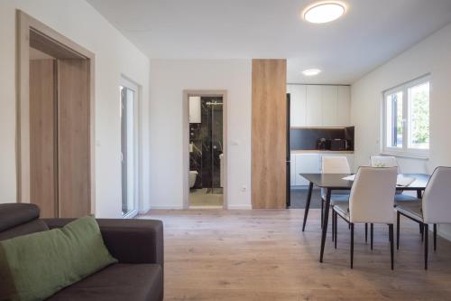 Rocky Apartment