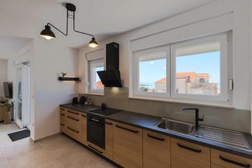 Apartment Otok Mira