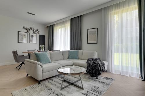 Nadmorski Dwór Premium Apartment with Parking Sauna & Gym by Lion Apartments