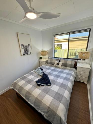 Ένα ή περισσότερα κρεβάτια σε δωμάτιο στο Convenient Private Unit - Eden 2 Bedrooms