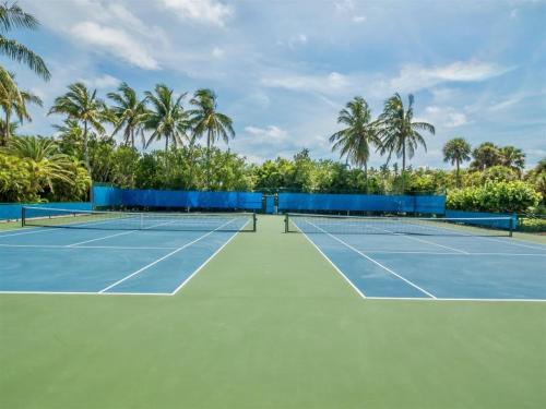 Tenis dan/atau kemudahan skuasy di Bayside Villas 5114 - Gorgeous South Seas Residence, Sleeps 5 atau berdekatan