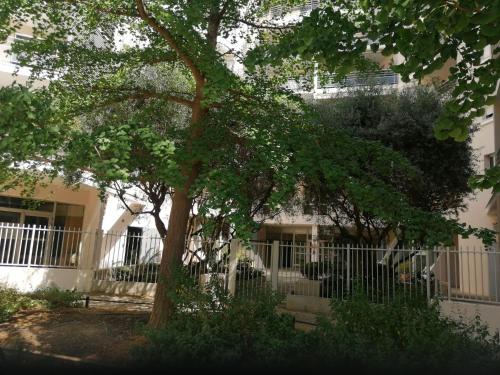large T2 meublé à Montpellier-Antigone avec grande terrasse dans résidence de luxe