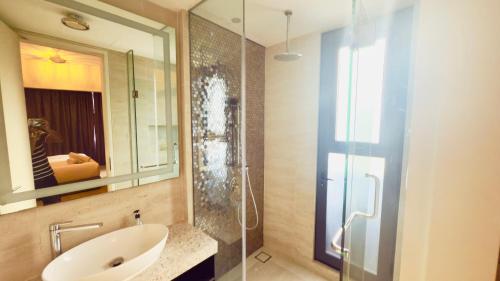 Ένα μπάνιο στο Star Suites KLCC Lobby tow