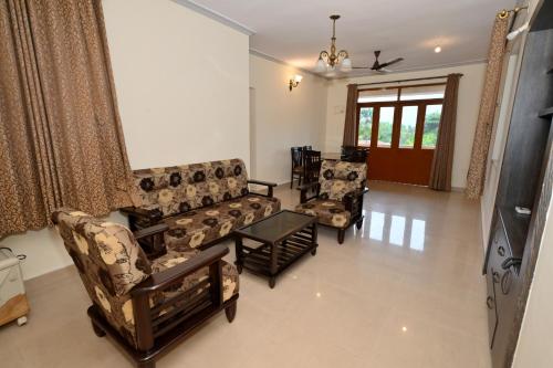 Χώρος καθιστικού στο 2BR luxurious flat by Benaulim beach