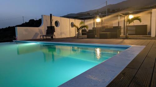 Villa PermaVista in Alleinlage und mit Infinity-Pool auf der Sonnenseite