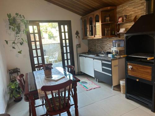 Кухня или мини-кухня в Raio de Sol
