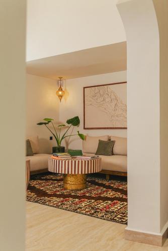 Riad Dar Chams Tanjaにあるシーティングエリア