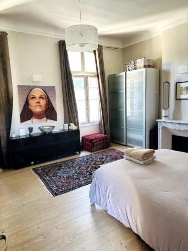 Aix flat in historic center, 17th century building