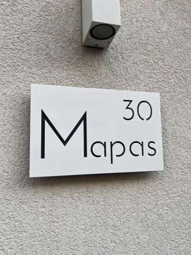 Certificado, premio, señal o documento que está expuesto en MAPAS - luxury 3 bedroom Apartments