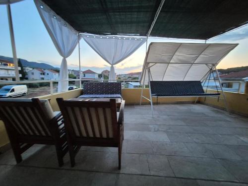 Apartman Pia, JELSA