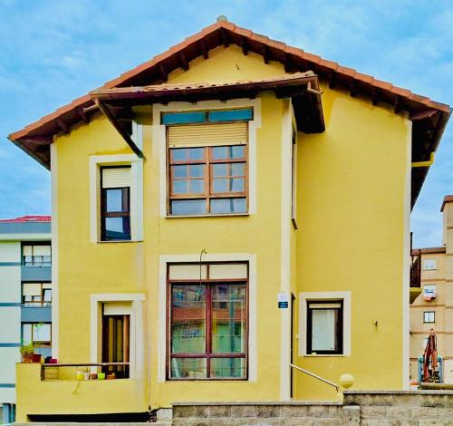 Το κτήριο όπου στεγάζεται  the country house