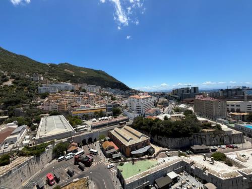 Üldine mäevaade või majutusasutusest Gibraltar Central Suites pildistatud vaade