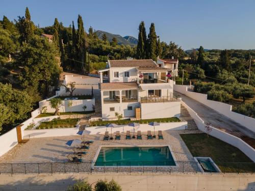 Kolam renang di atau dekat dengan Villa Altana Corfu
