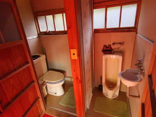 Bilik mandi di 星が綺麗な町の古民家 Kominka いすみ市