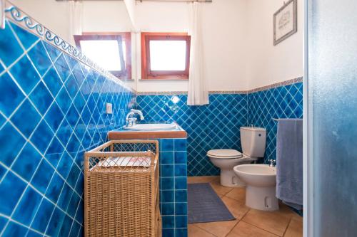 villa sunrise stintino tesisinde bir banyo