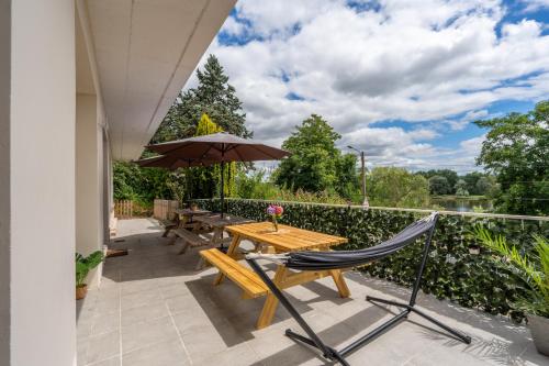 Balkón nebo terasa v ubytování Appart 10personnes Terrasse vue Loire, Parkings Voitures Vélos,10min Centre Blois,40min Zoo Beauval