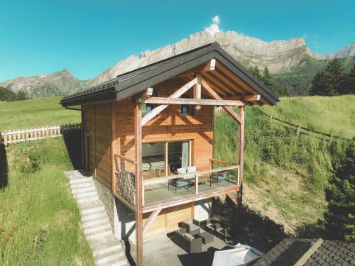 Ein allgemeiner Bergblick oder ein Berglick von des Hotels aus