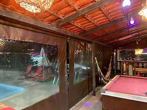 Kolam renang di atau dekat dengan Casa de campo Domeni rustica e próximo a cidade de Juiz de Fora MG